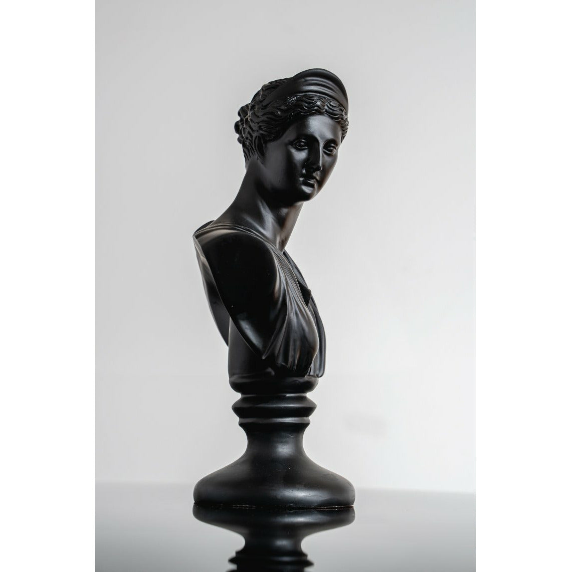 Black Venus Bust Sculpture - Our Black Venus Bust Sculpture is a timeless piece that’s an icon of Roman mythology.
